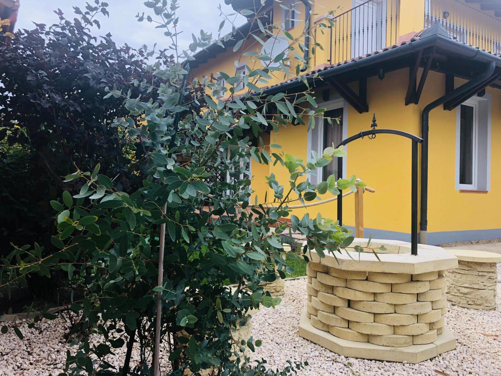Villa Toscana Hajduszoboszlo Exterior photo